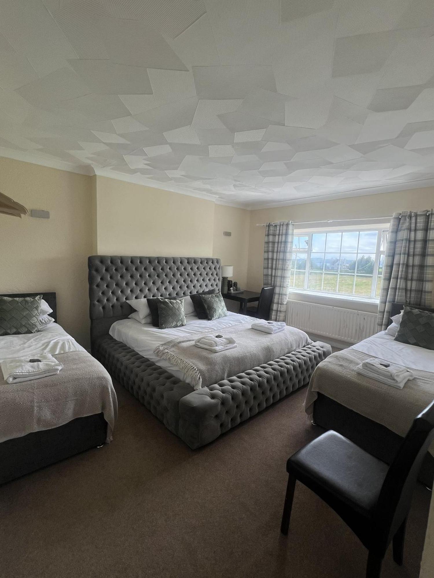 Ty Dderw Country Inn Moelfre Szoba fotó