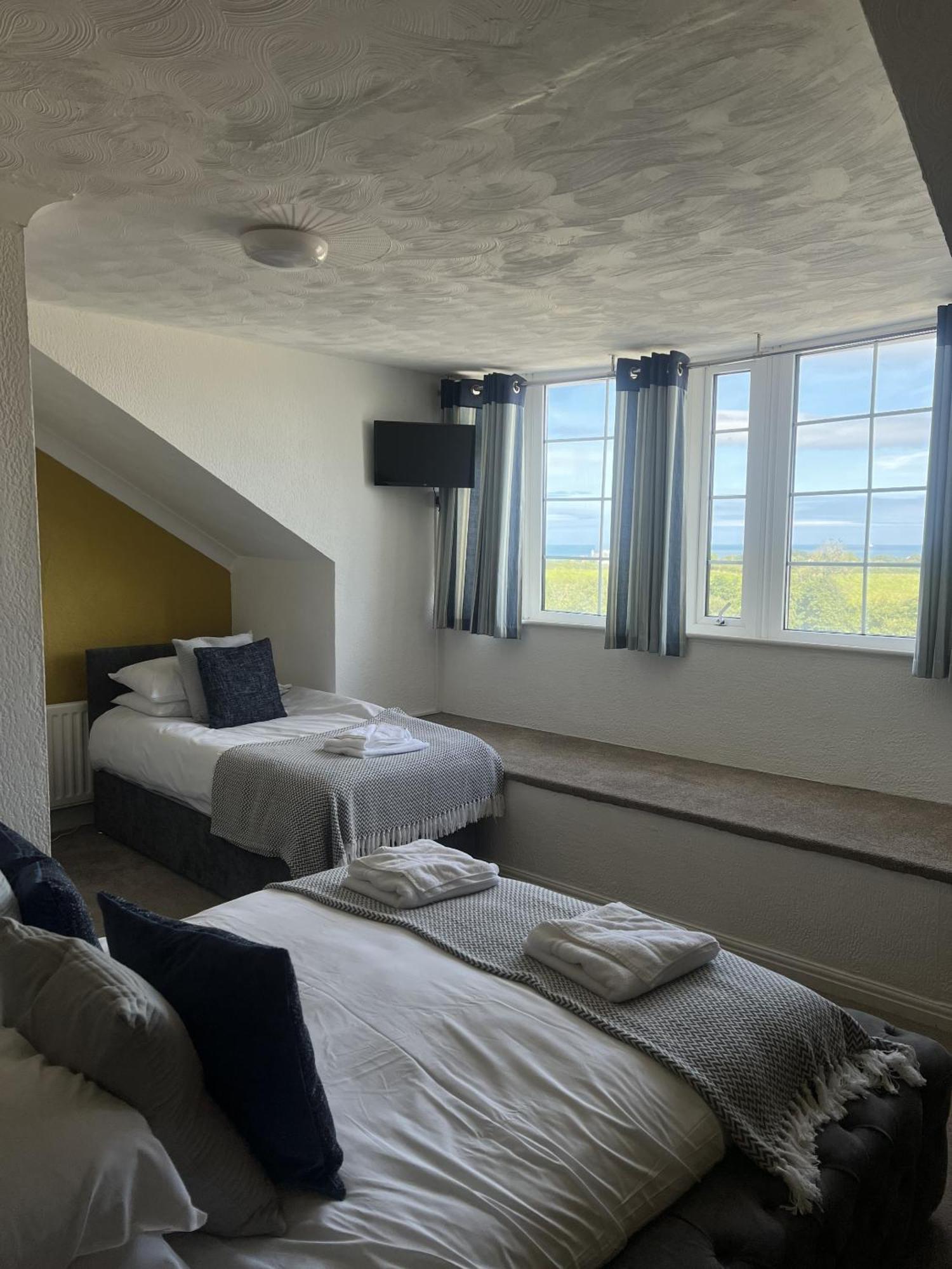 Ty Dderw Country Inn Moelfre Szoba fotó
