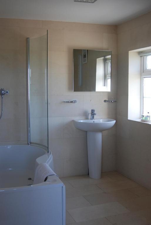 Ty Dderw Country Inn Moelfre Szoba fotó